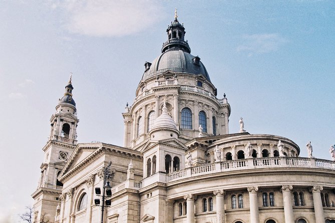 Vienna to Budapest - Private transfer with 2h of Sightseeing - Driver expectations: English help without the full guide package