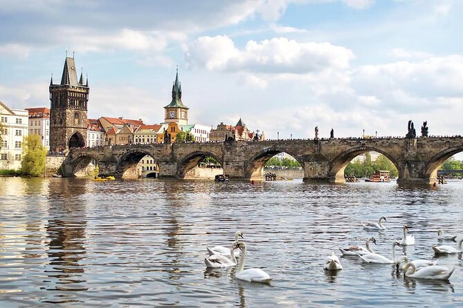 Vienna to Prague: Full-Day Private Tour with Guide and Transfers - Wenceslas Square and the value of unscheduled time