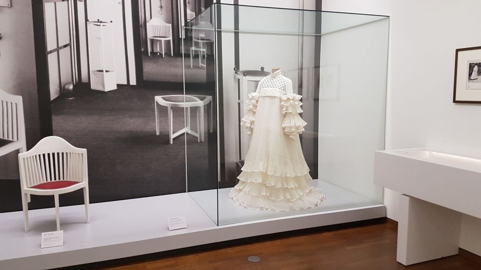 Vienna: Tour of Gustav Klimt's Art in 3 Museums with Tickets - The Art Historian Factor: Why Julia Abramovic’s Approach Works