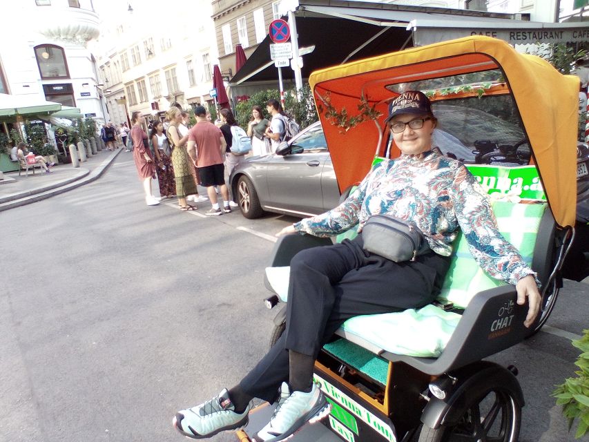 Vienna: Tour RAXI (electric rickshaw) 3 hours in Vienna - Prater time without the fatigue