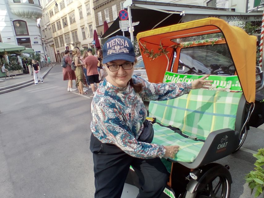 Vienna: Tour RAXI (electric rickshaw) 3 hours in Vienna - Hundertwasserhaus: seeing Europe’s first ecological building in context