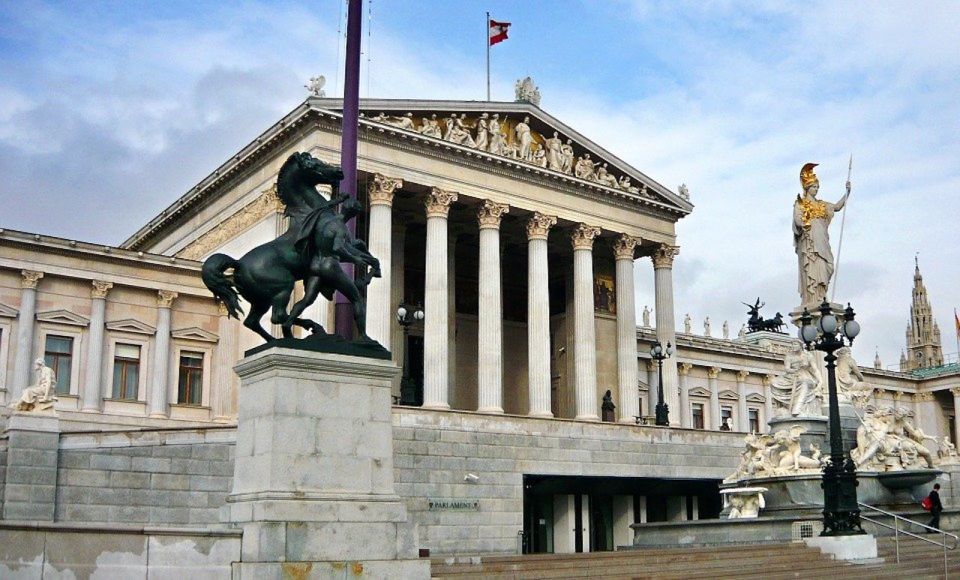 Vienna: Walking Tour of the Historic Ringstrasse - Statues Along the Route: Liebenberg-Denkmal and Pallas Athene