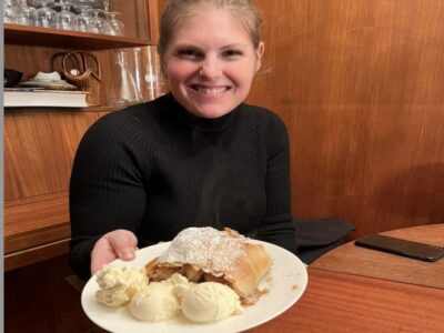 Vienna: Wiener Schnitzel and Strudel Cooking Class - The heart of the class: making Wiener Schnitzel the right way