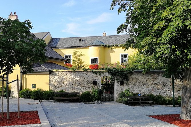 Vienna Woods Wine Tour - Wines, Vines & Good Times! - Stop 2: Gumpoldskirchen Lunch (What You Pay For) and Wine Tavern Flavor